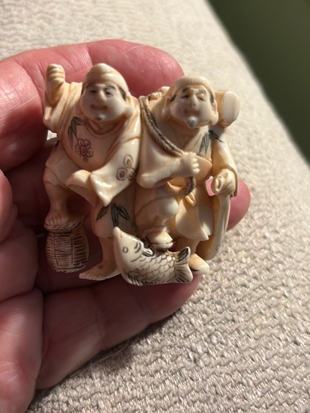 Vintage ivory or bone Fishermen Figurine - Decorative Home Accent - Picture 10 of 11